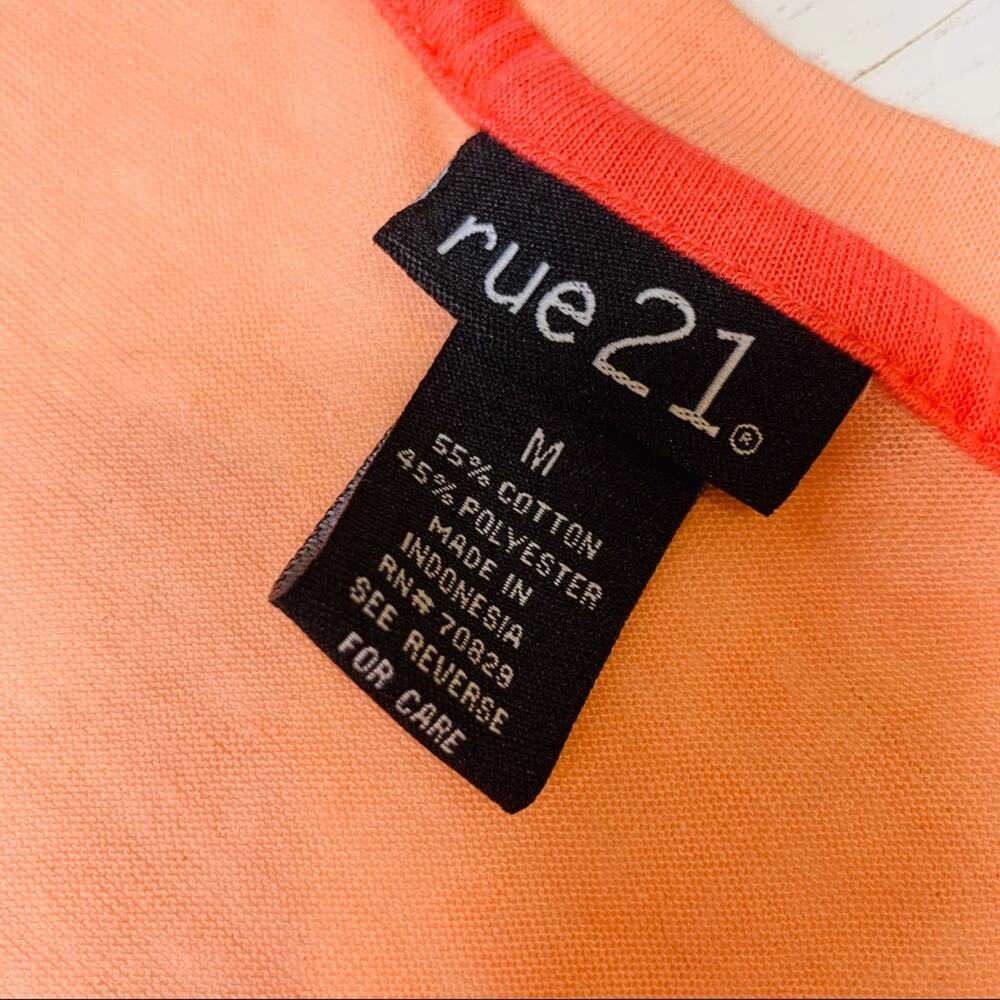 Rue21 peach thin very soft T-Shirt pocket - Picture 5 of 5